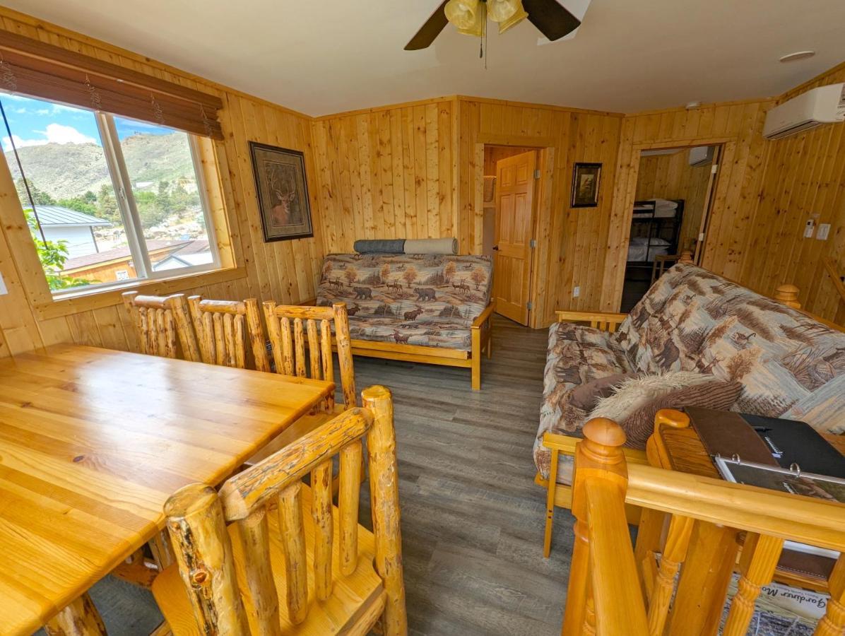 Yellowstone'S Treasure Cabins Gardiner Luaran gambar
