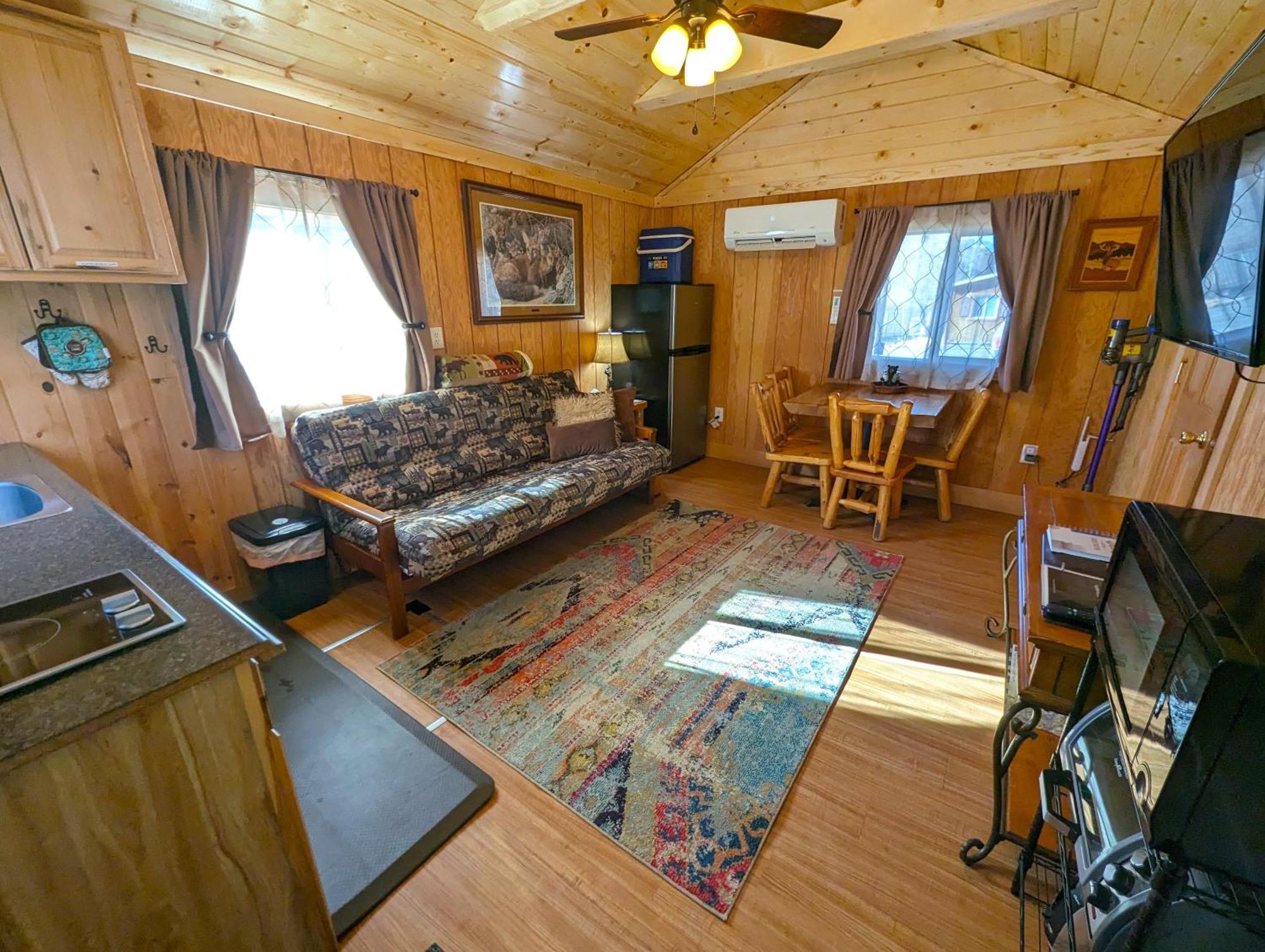 Yellowstone'S Treasure Cabins Gardiner Luaran gambar