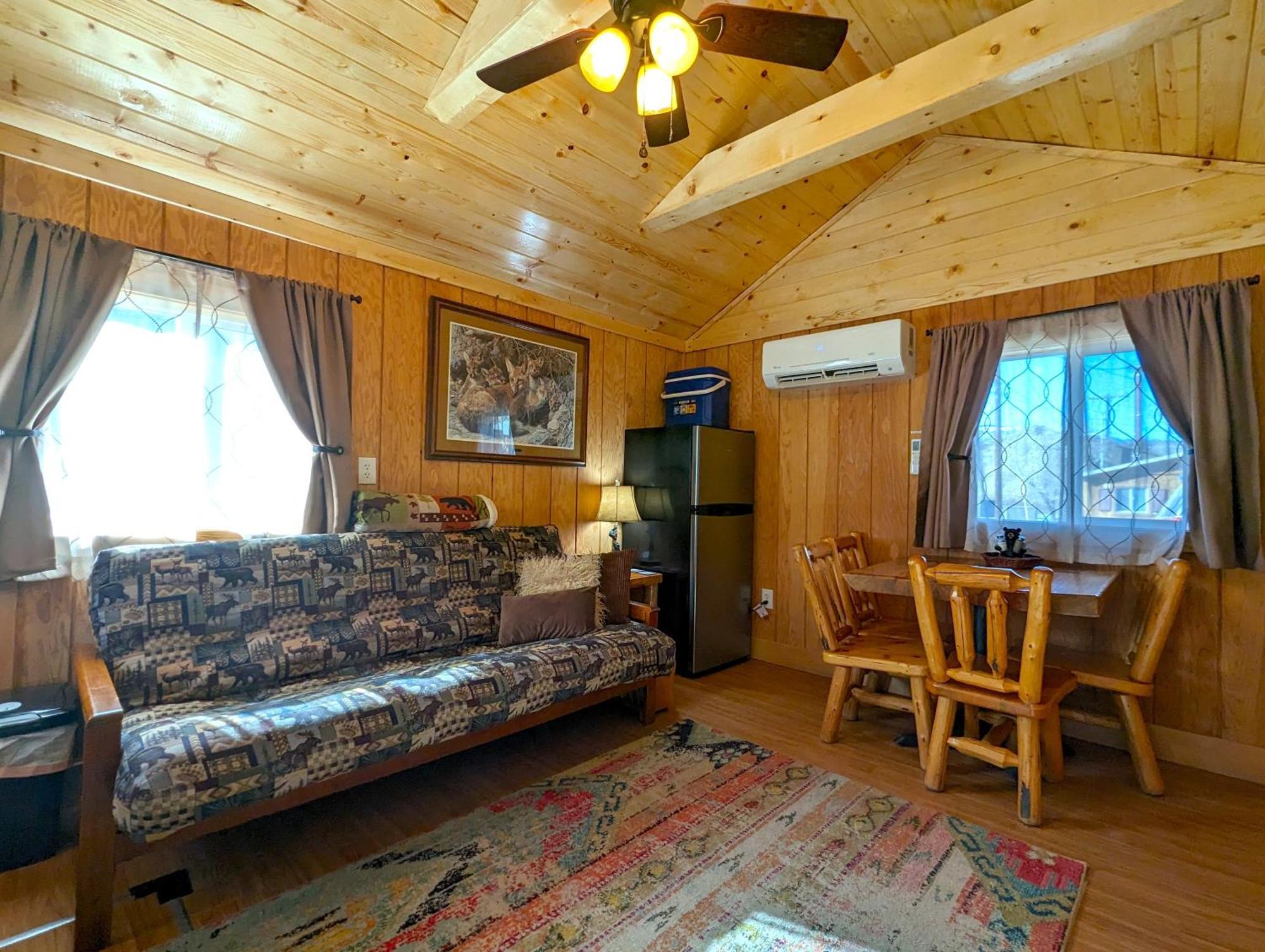 Yellowstone'S Treasure Cabins Gardiner Luaran gambar