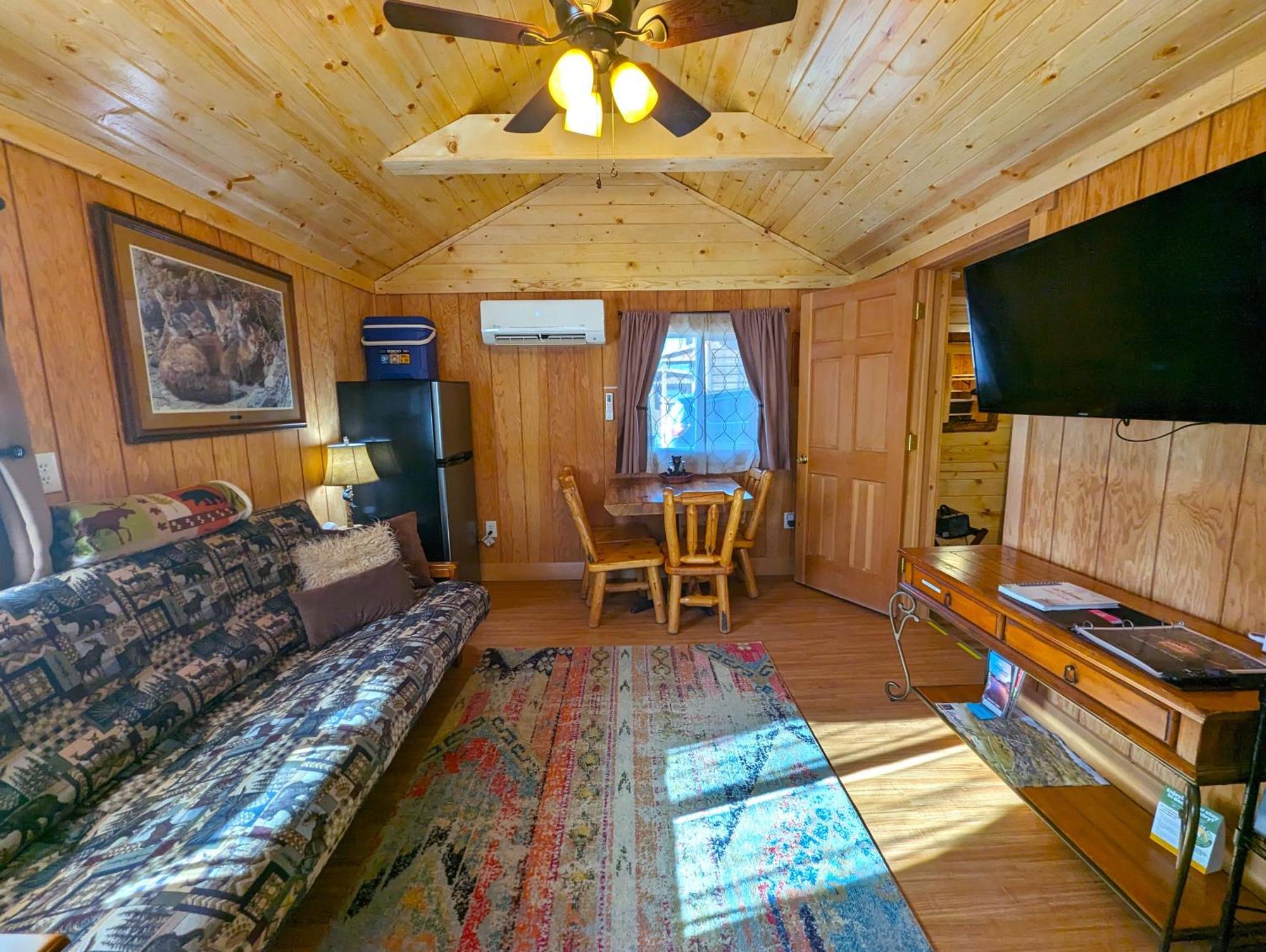 Yellowstone'S Treasure Cabins Gardiner Luaran gambar