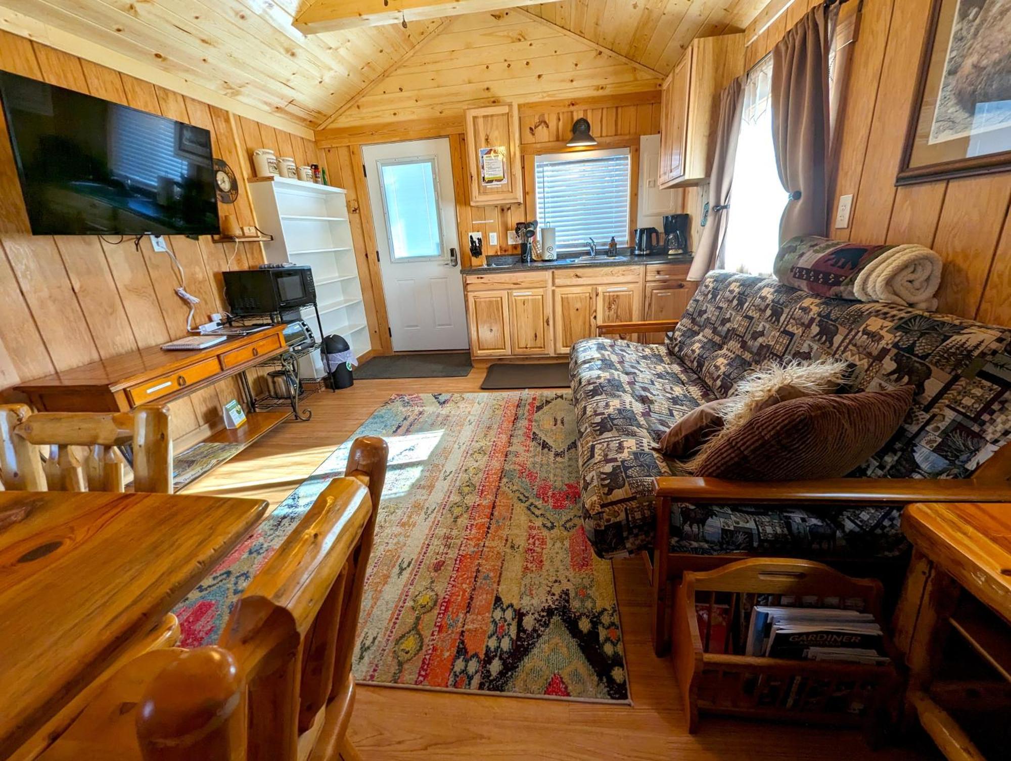 Yellowstone'S Treasure Cabins Gardiner Luaran gambar
