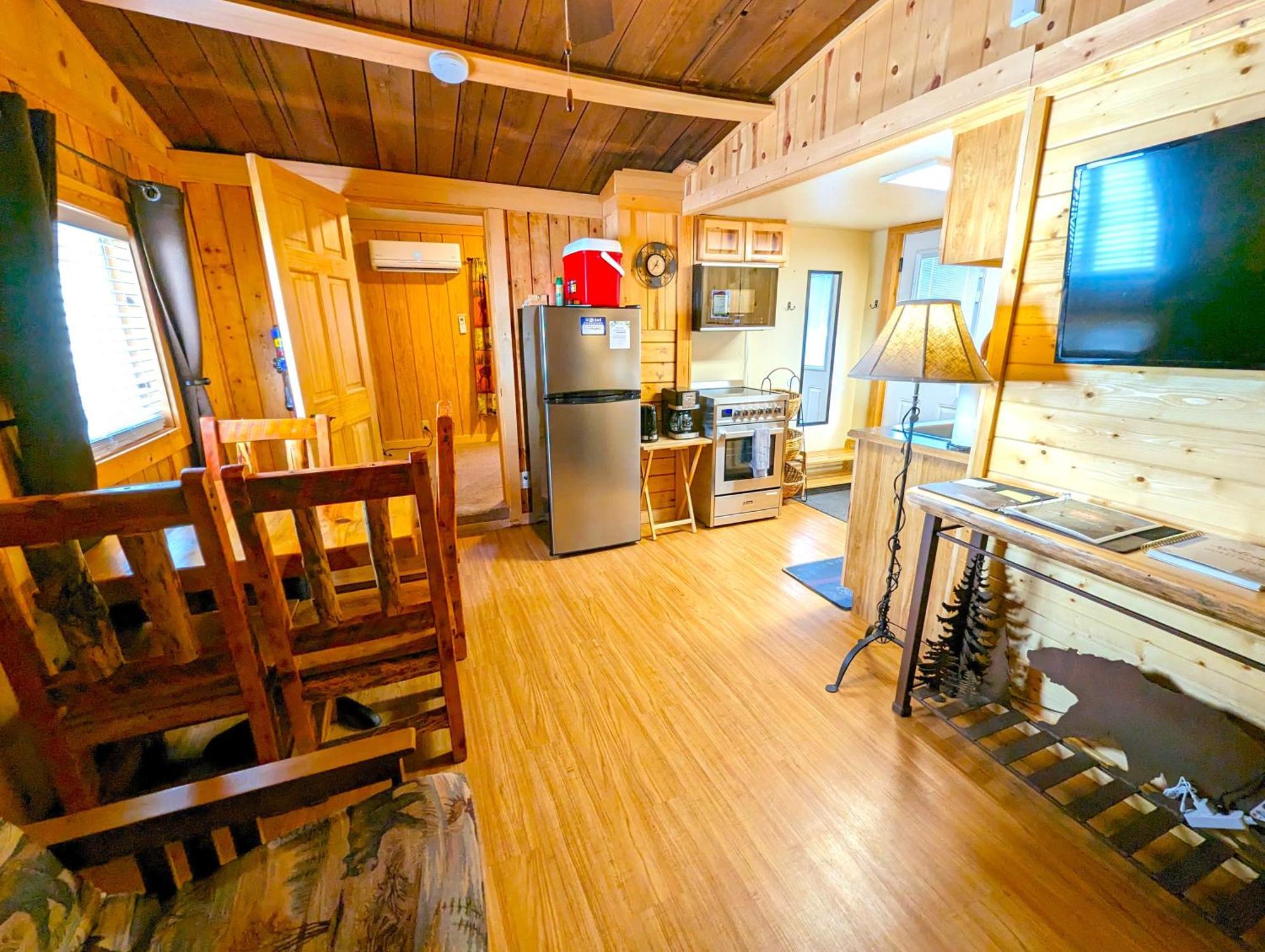 Yellowstone'S Treasure Cabins Gardiner Luaran gambar