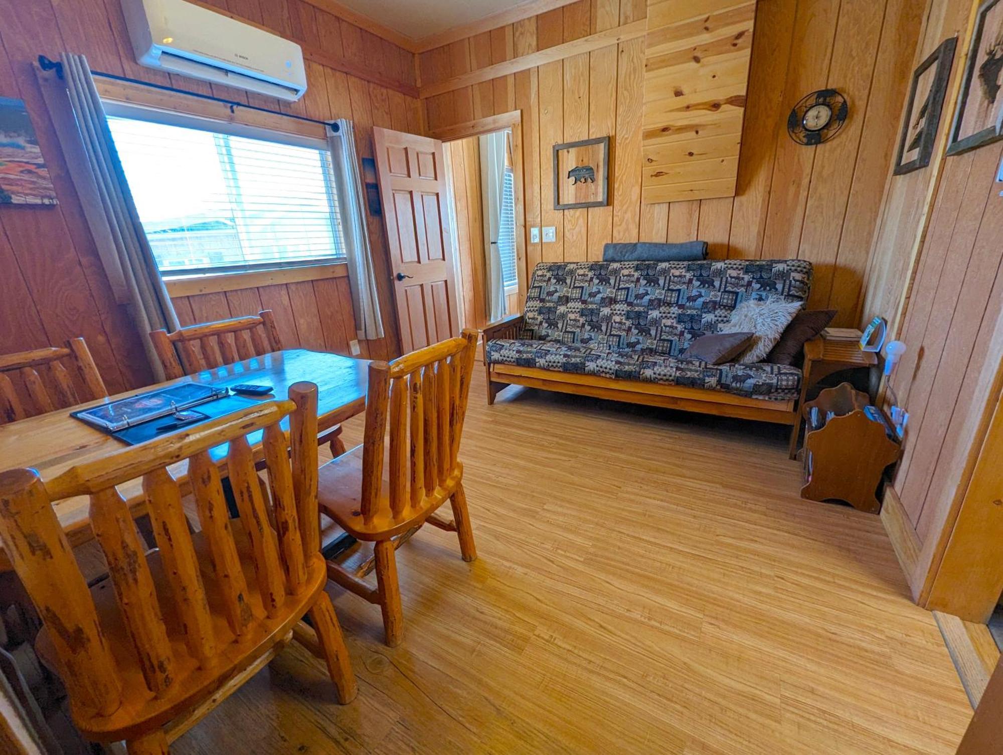 Yellowstone'S Treasure Cabins Gardiner Luaran gambar