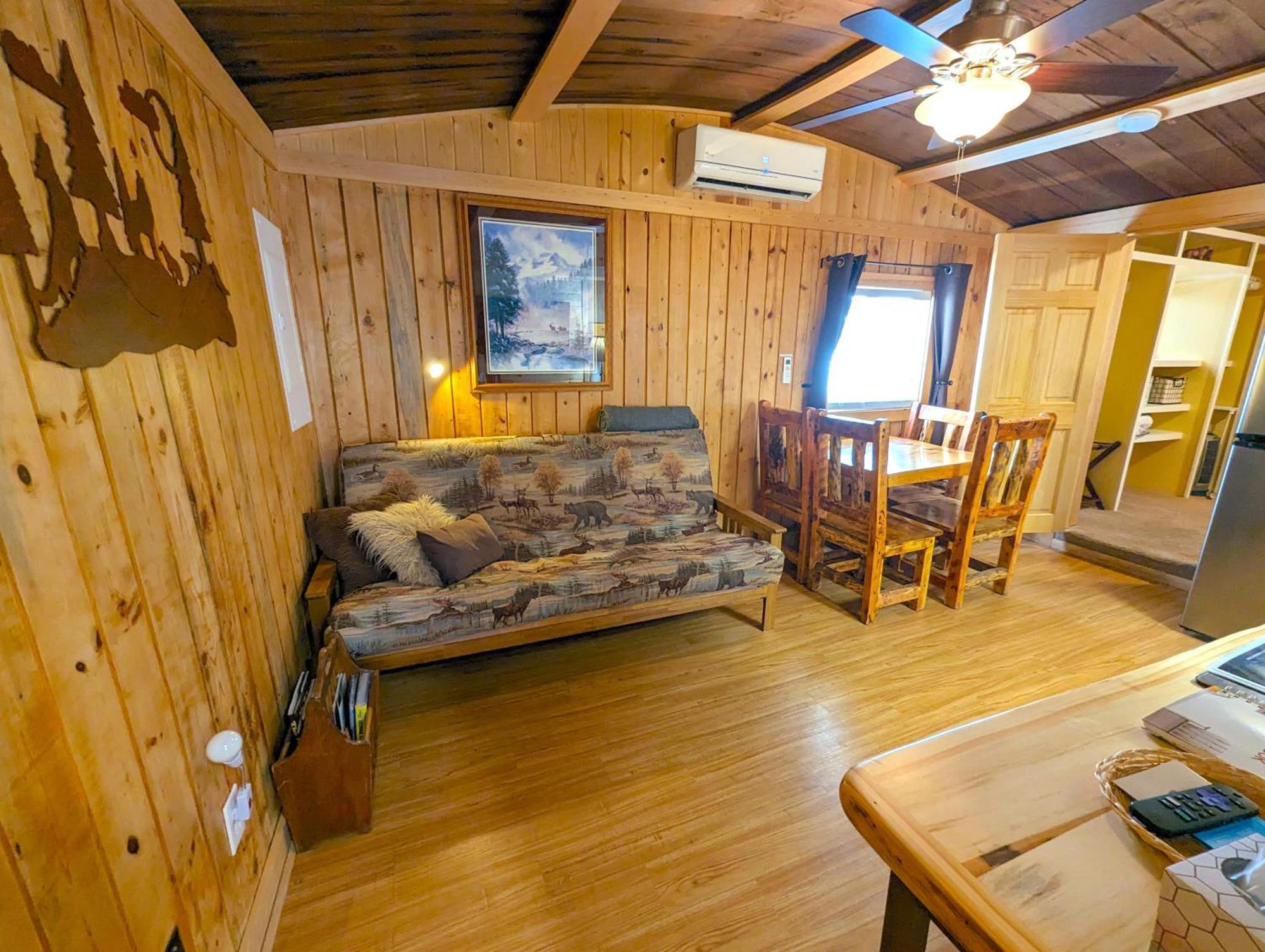Yellowstone'S Treasure Cabins Gardiner Luaran gambar