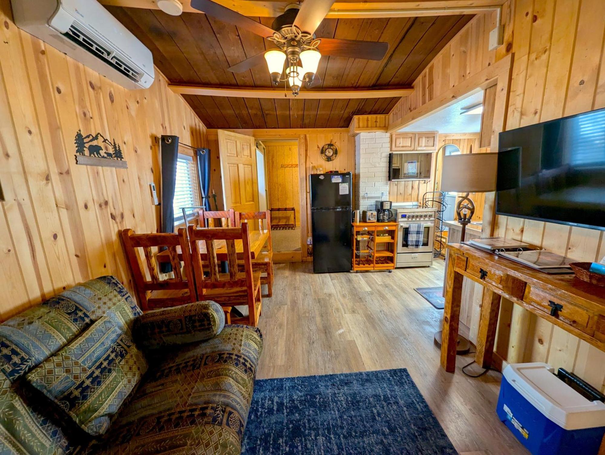 Yellowstone'S Treasure Cabins Gardiner Luaran gambar