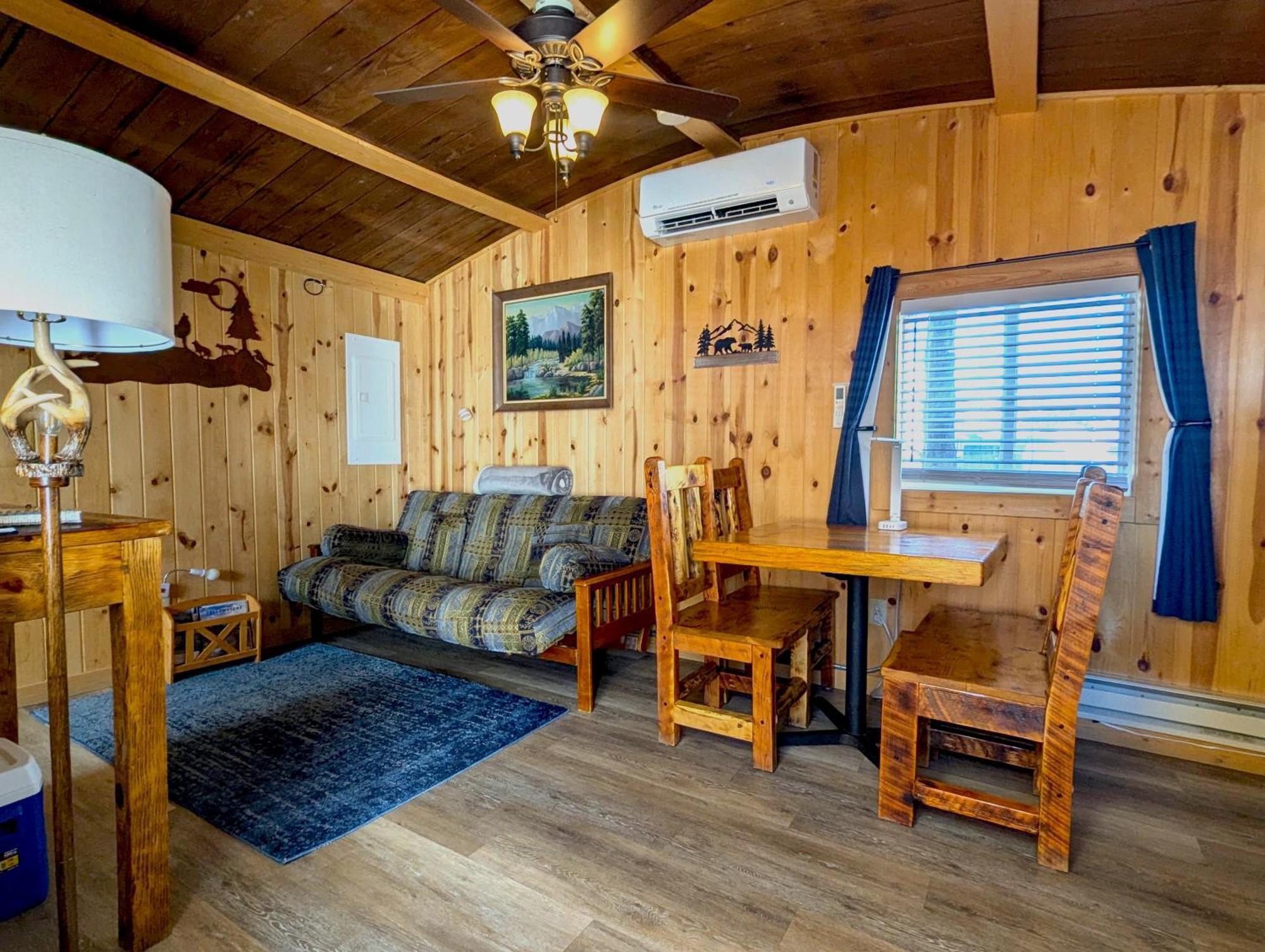 Yellowstone'S Treasure Cabins Gardiner Luaran gambar